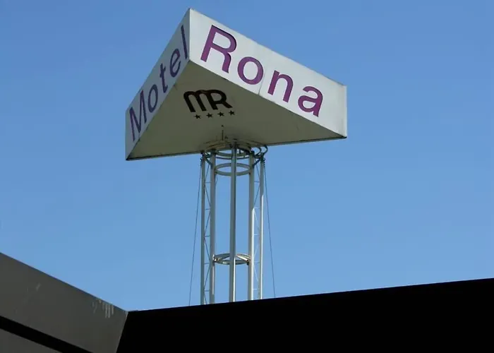 Rona Motel 4*