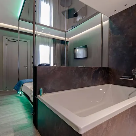 Rona Motel 4*