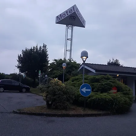 Rona Motel 4*